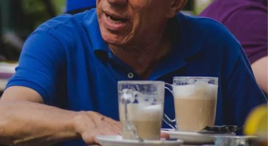 Caffeine and Alcohol - Incontinence Causes | TENA NZ